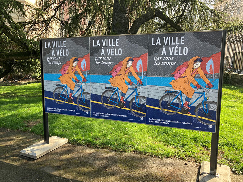 À bicyclette