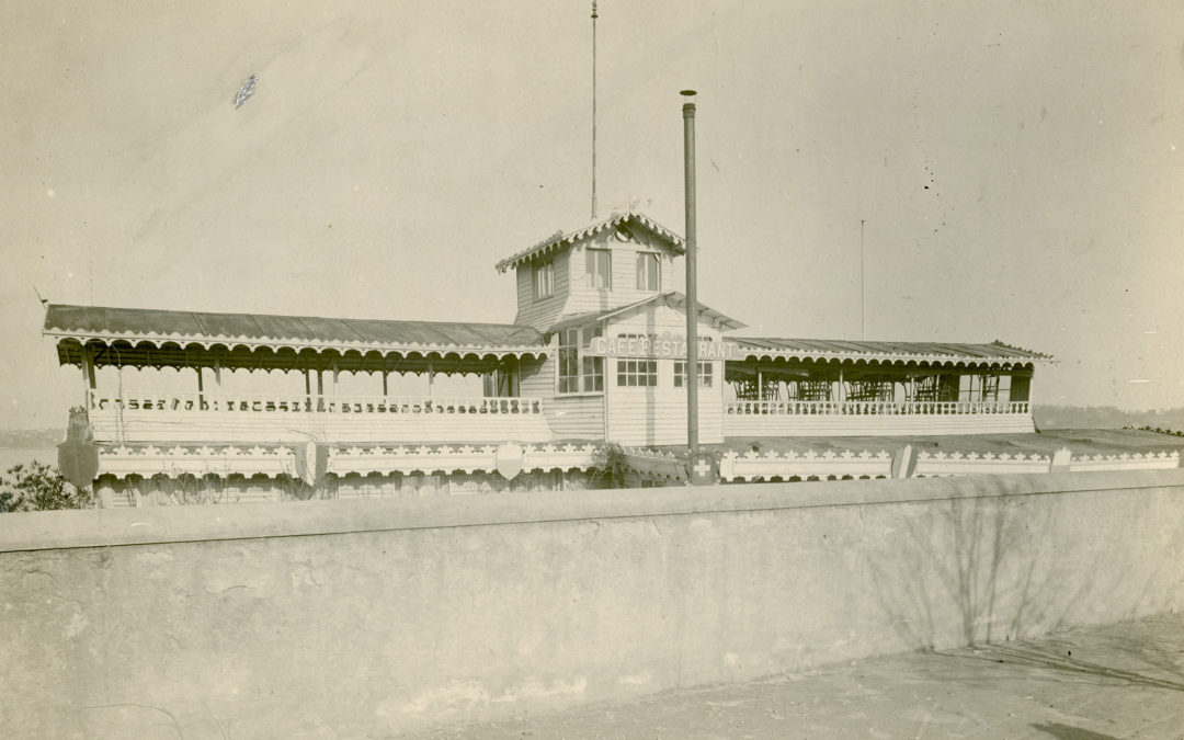 Genève au fil du temps: Restaurant-flottant du port de l’Ariana